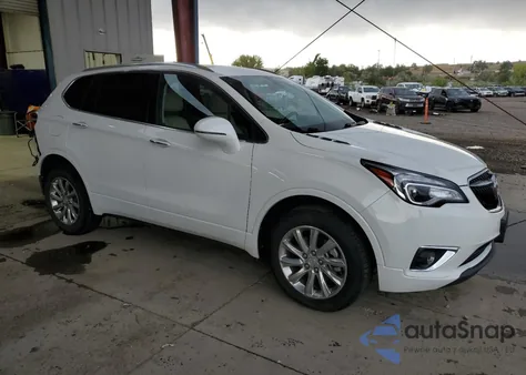 2020 Buick Envision Essence z USA, uszkodzony, nr VIN LRBFX2SAXLD069054
